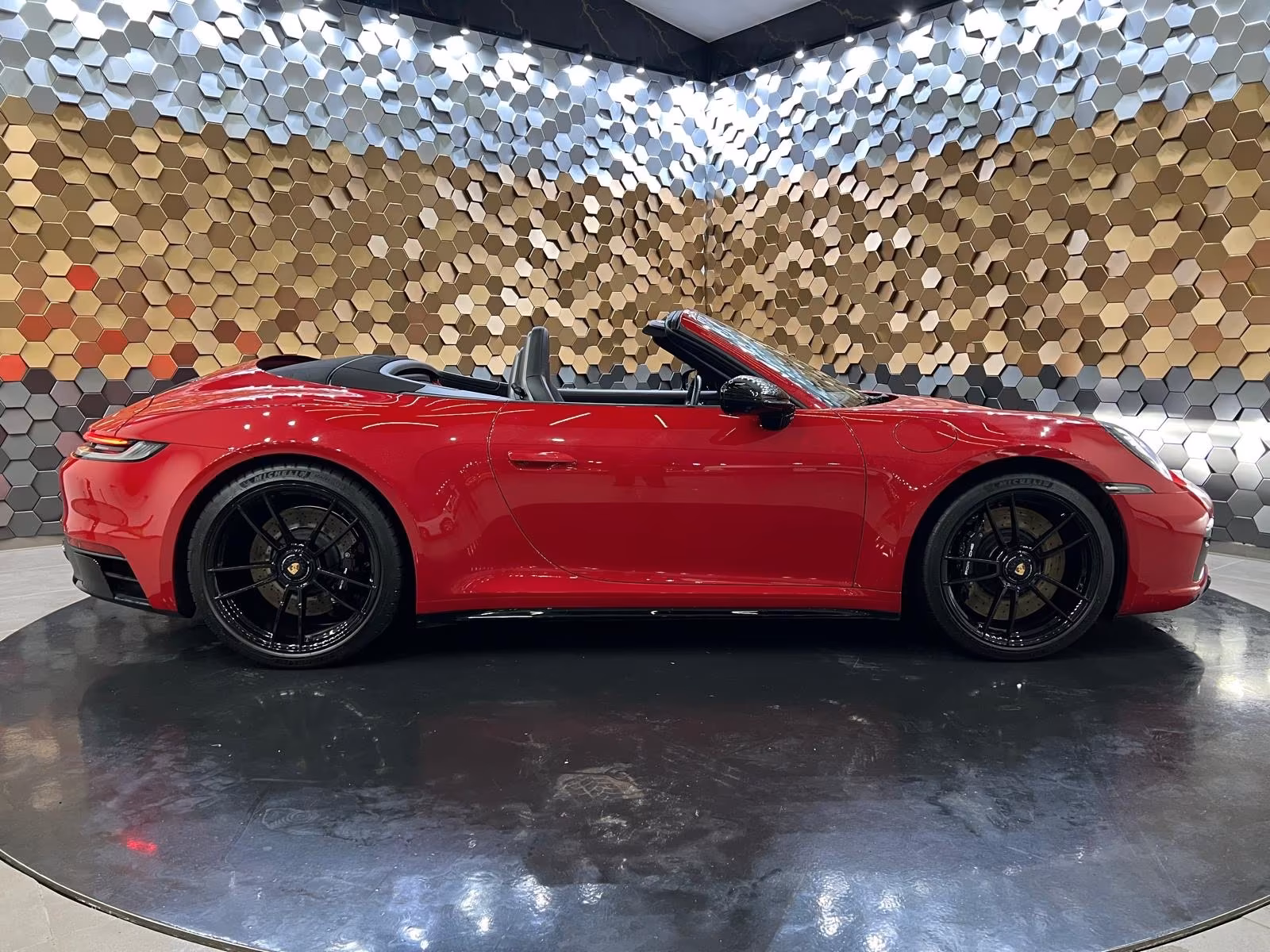 Porsche 911 4 992 Cabriolet Carrera GTS
