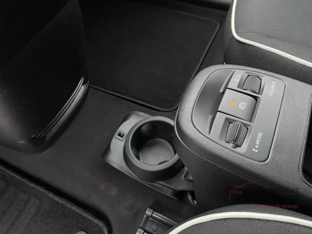 Fiat 500e Digitales Cockpit Apple CarPlay Android Auto Klima