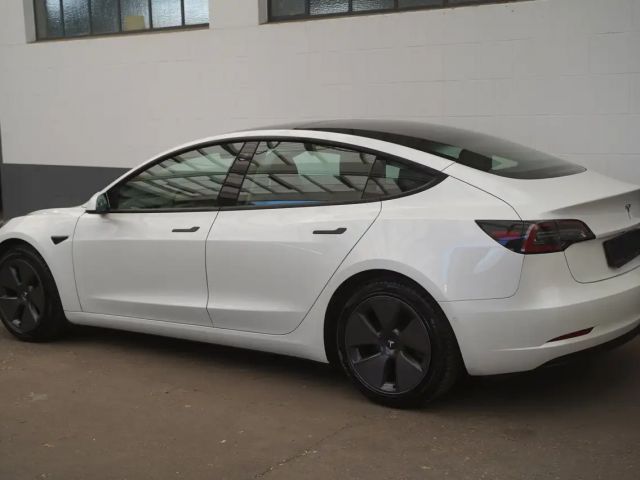 Tesla Model 3 Standard Range