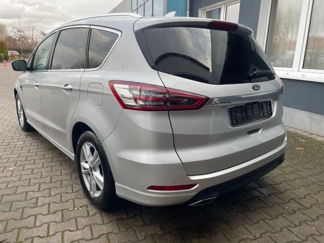 Ford S-Max Titanium