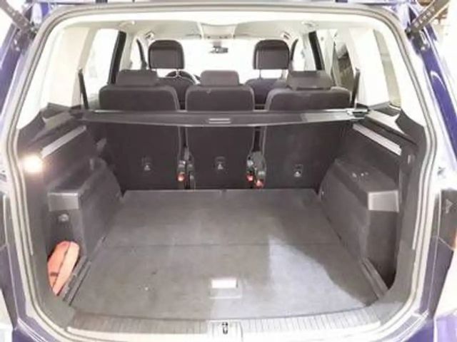 Volkswagen Touran 1.5 TSI DSG R-Line