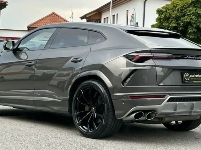 Lamborghini Urus AWD