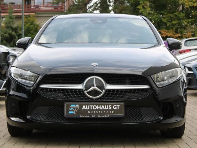 Mercedes-Benz A 200 A 200 d