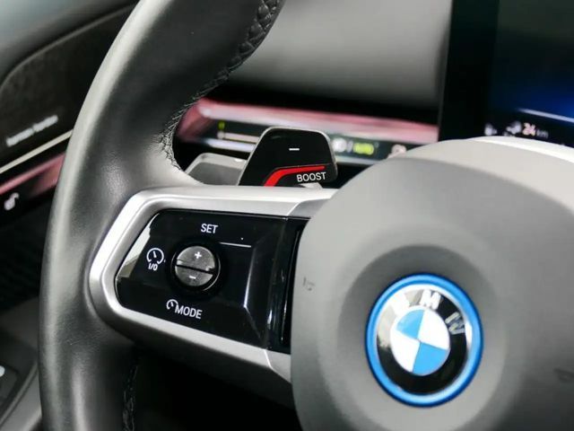 BMW 530 530e M-Sport Sedan