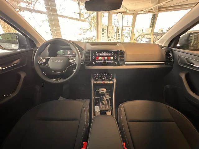 Skoda Karoq Edition 130 DSG*AHK*Rückfahrk*Frontscheibenheiz