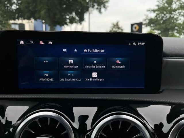 Mercedes-Benz A 200 AMG Line Hatchback