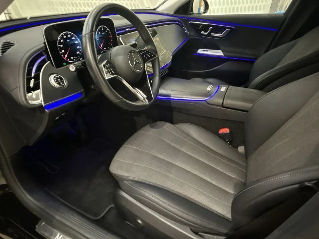 Mercedes-Benz E 220 AVANTGARDE E 220 d Sedan