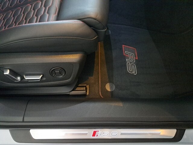 Audi RS6 Avant Quattro