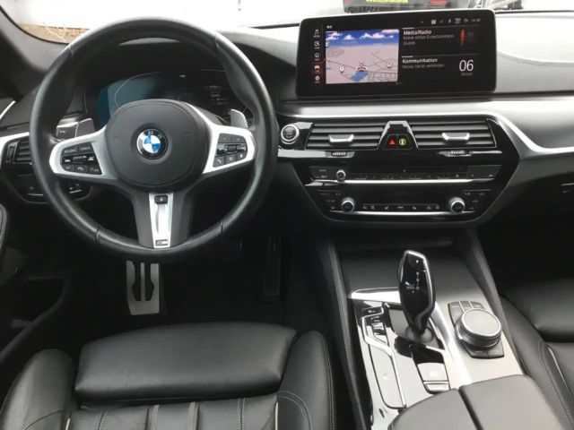 BMW 530 530d M-Sport Touring xDrive