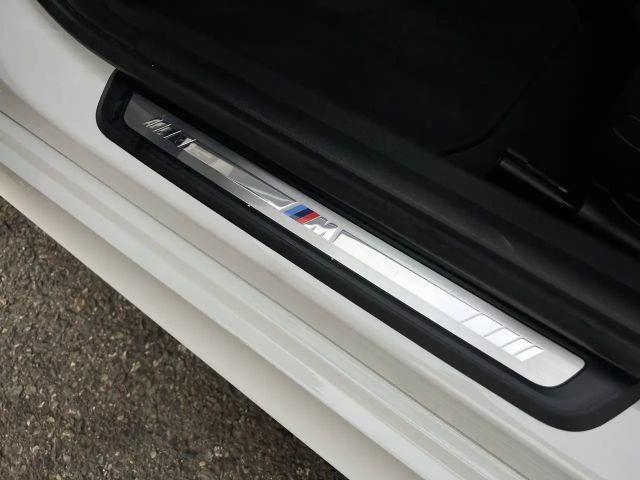 BMW 320 320i M-Sport Sedan