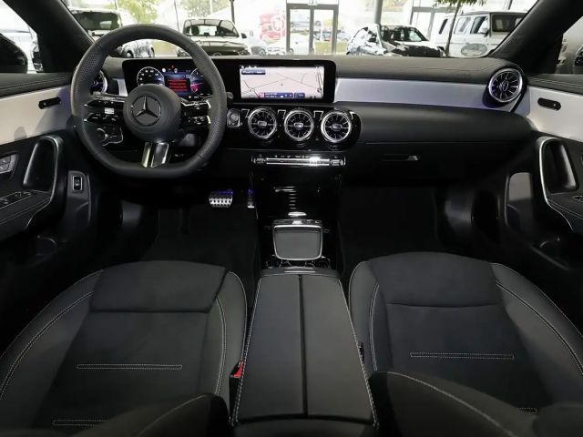 Mercedes-Benz CLA 200 AMG Line Coupé