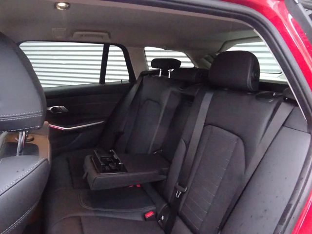 BMW 320 320e Touring