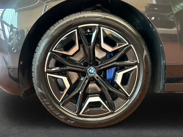 BMW iX xDrive40