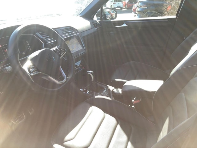 Volkswagen Tiguan Tiguan 2.0TDI R-Line 4M DSG Leder Navi LED AHK Standh.