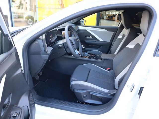 Opel Astra 1.2 Turbo Edition Sports Tourer