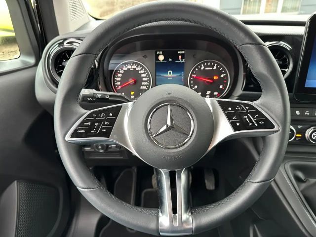 Mercedes-Benz T 180 T 180 d Standard LED Navi Klima Sitzheizung