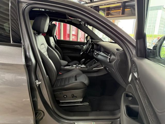 Alfa Romeo Stelvio Q4 Quadrifoglio