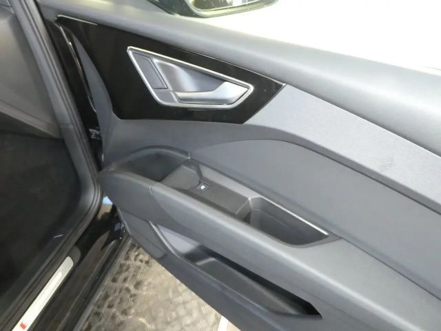 Audi Q4 e-tron Business