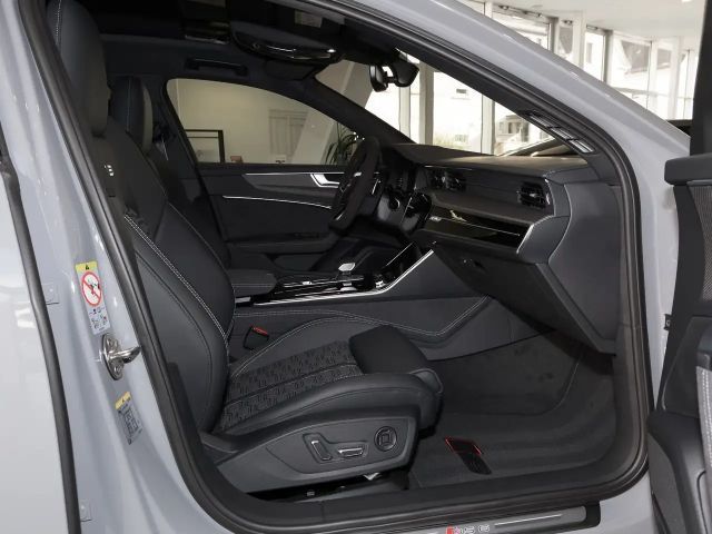 Audi RS6 Avant Performance Quattro