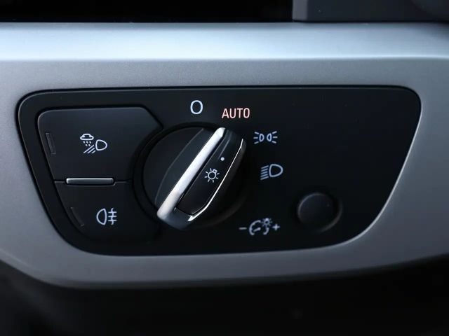 Audi A4 30 TDI Sedan