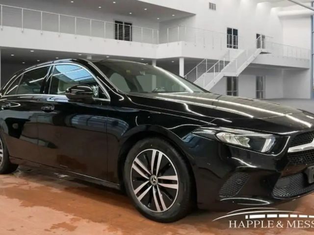 Mercedes-Benz A 180 A 180 d Progressive