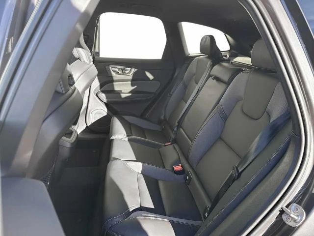 Volvo XC60 AWD Dark Plus