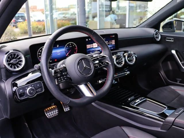 Mercedes-Benz A 200 A 200 d AMG Line