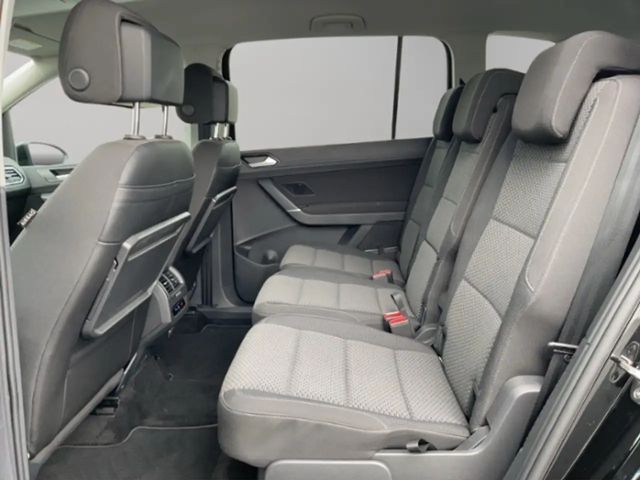 Volkswagen Touran 1.5 TSI DSG R-Line