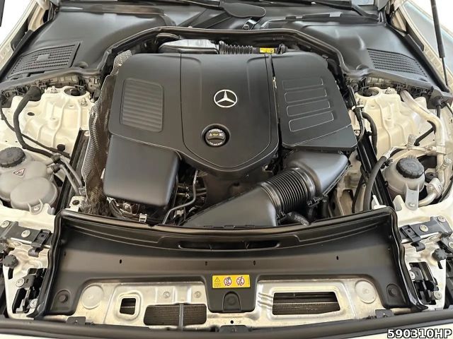 Mercedes-Benz C 300 AMG Line Sedan