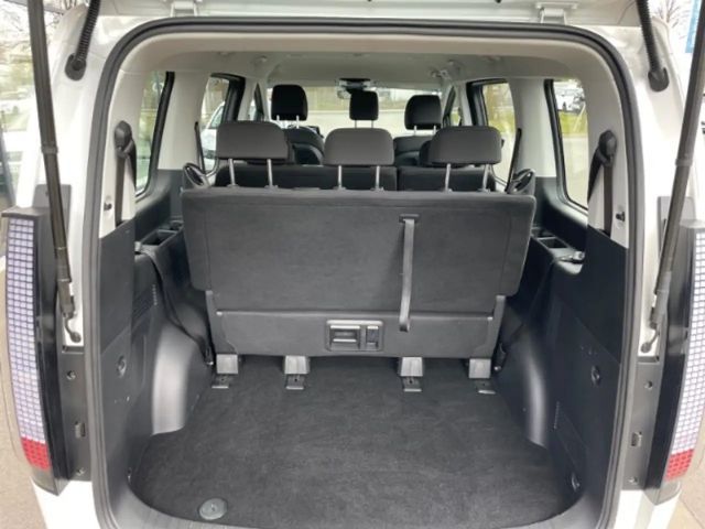 Hyundai Staria Trend