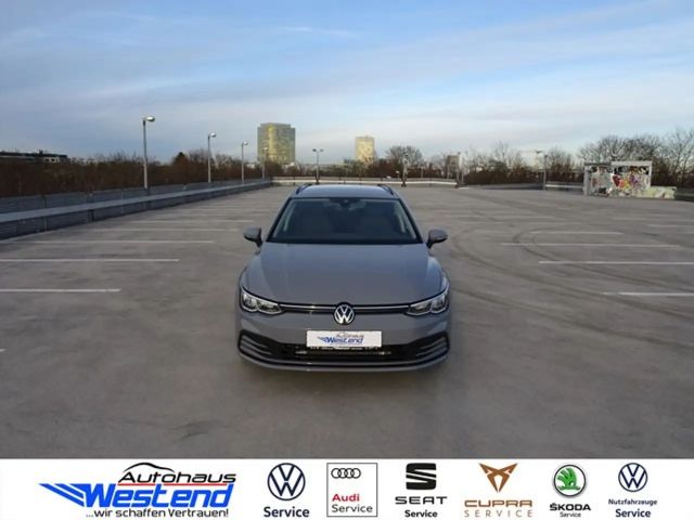 Volkswagen Golf 1.5 eTSI DSG Life Variant