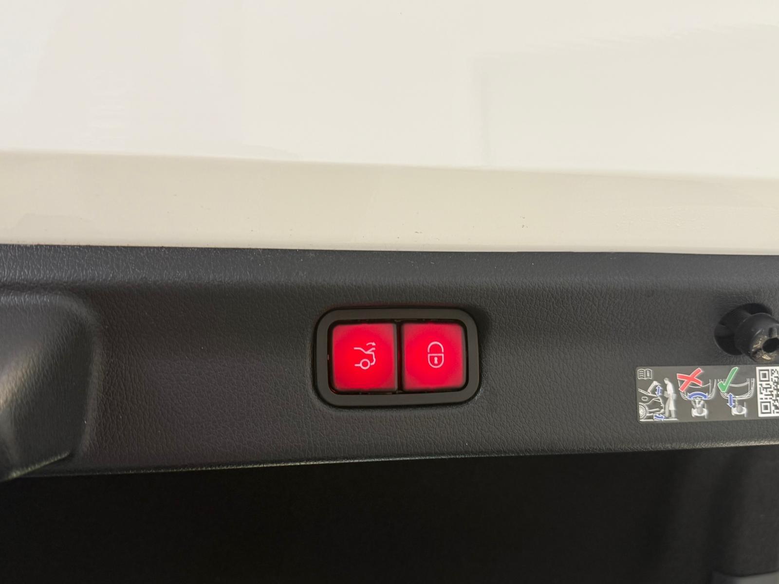 Mercedes-Benz EQE 300 Sedan