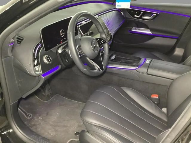 Mercedes-Benz E 220 4MATIC E 220 d Sedan