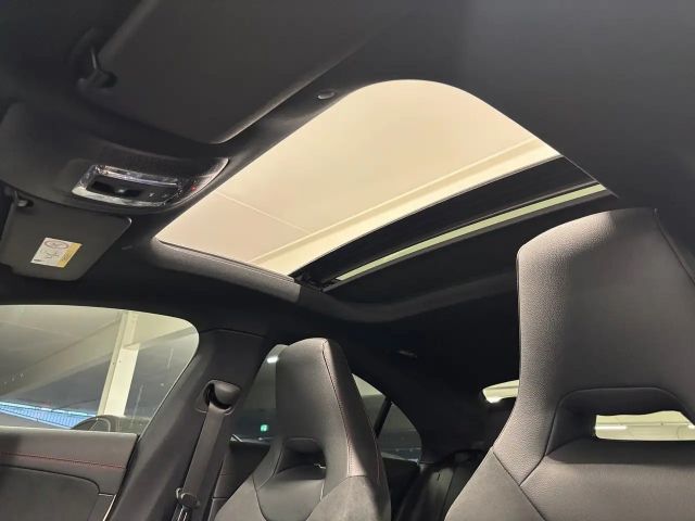 Mercedes-Benz CLA 200 AMG Line Coupé