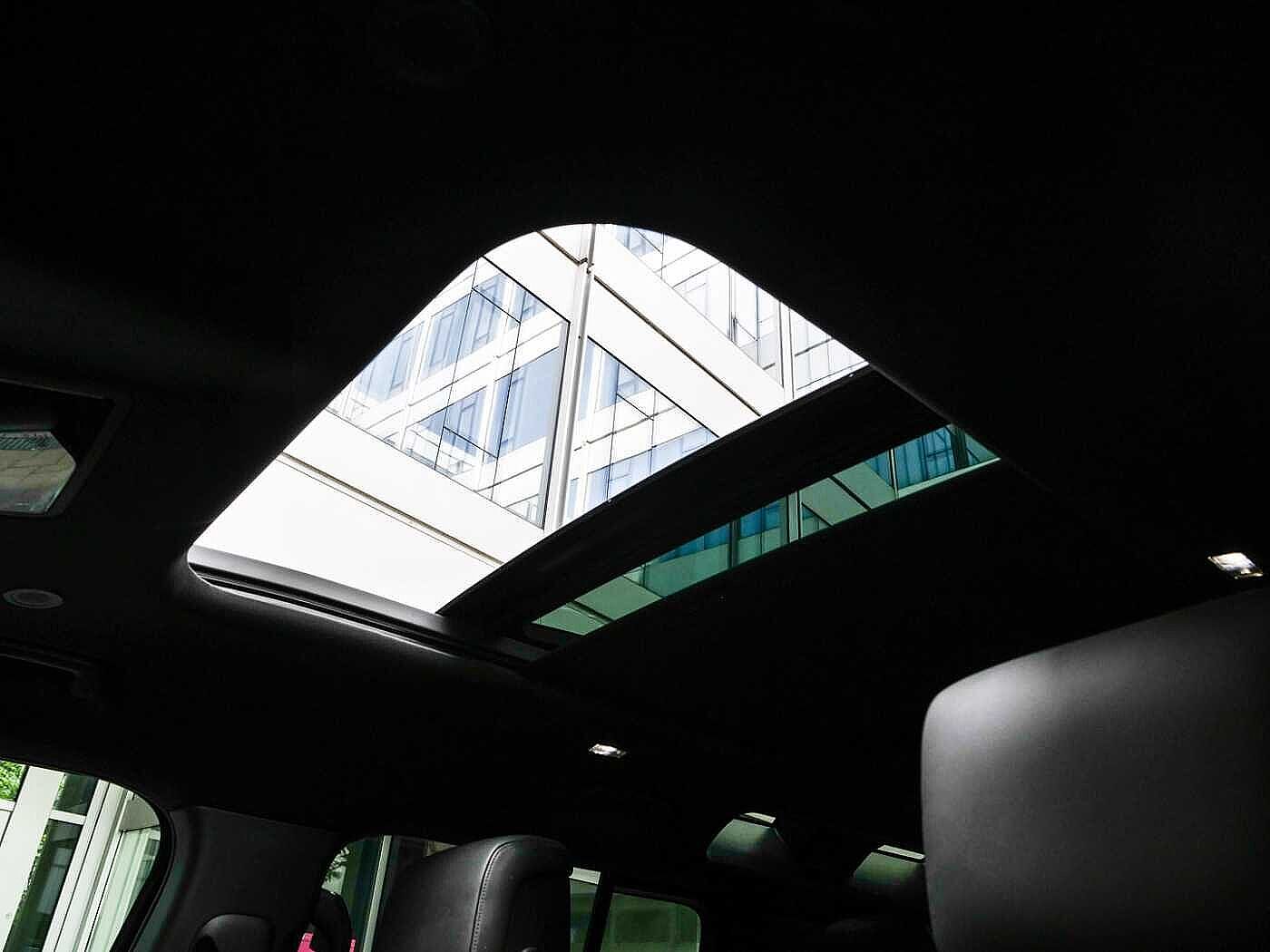 Land Rover Defender 110 Dynamic HSE