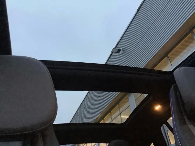 Mercedes-Benz EQE 300 AMG Line Sedan