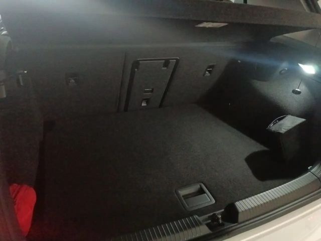 Volkswagen Golf 1.5 eTSI DSG Golf VIII Life