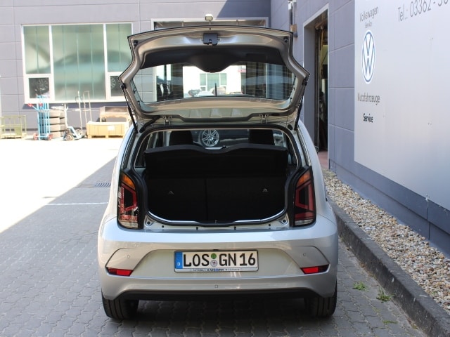 Volkswagen up! Active