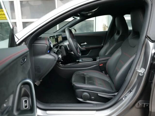 Mercedes-Benz CLA 200 AMG Line CLA 200 d Coupé