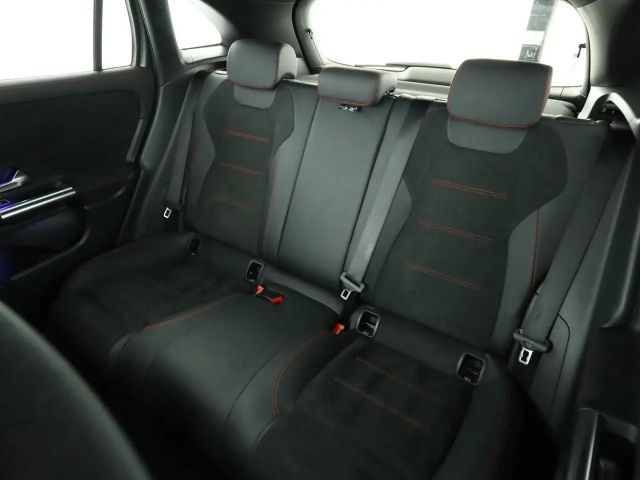 Mercedes-Benz GLA 200 4MATIC AMG Line