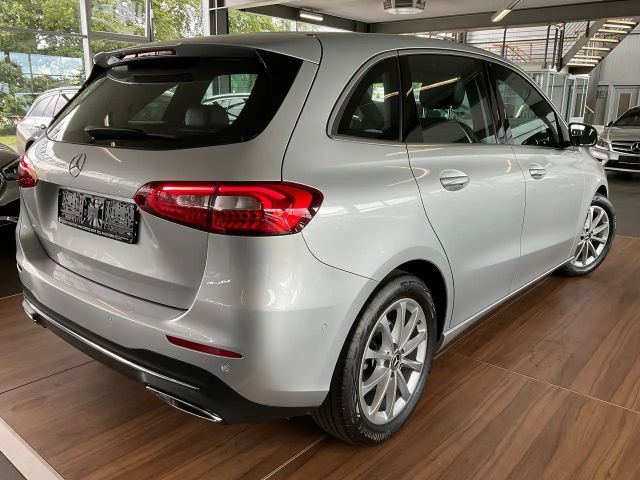 Mercedes-Benz B 180 B 180 KAMERA/SPUR/NAVI/GRA/PARKTRONIC