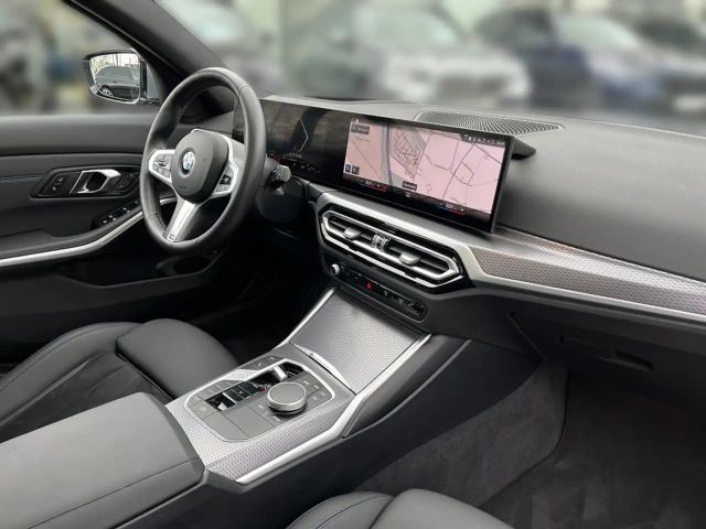 BMW 330 330d M-Sport Touring xDrive