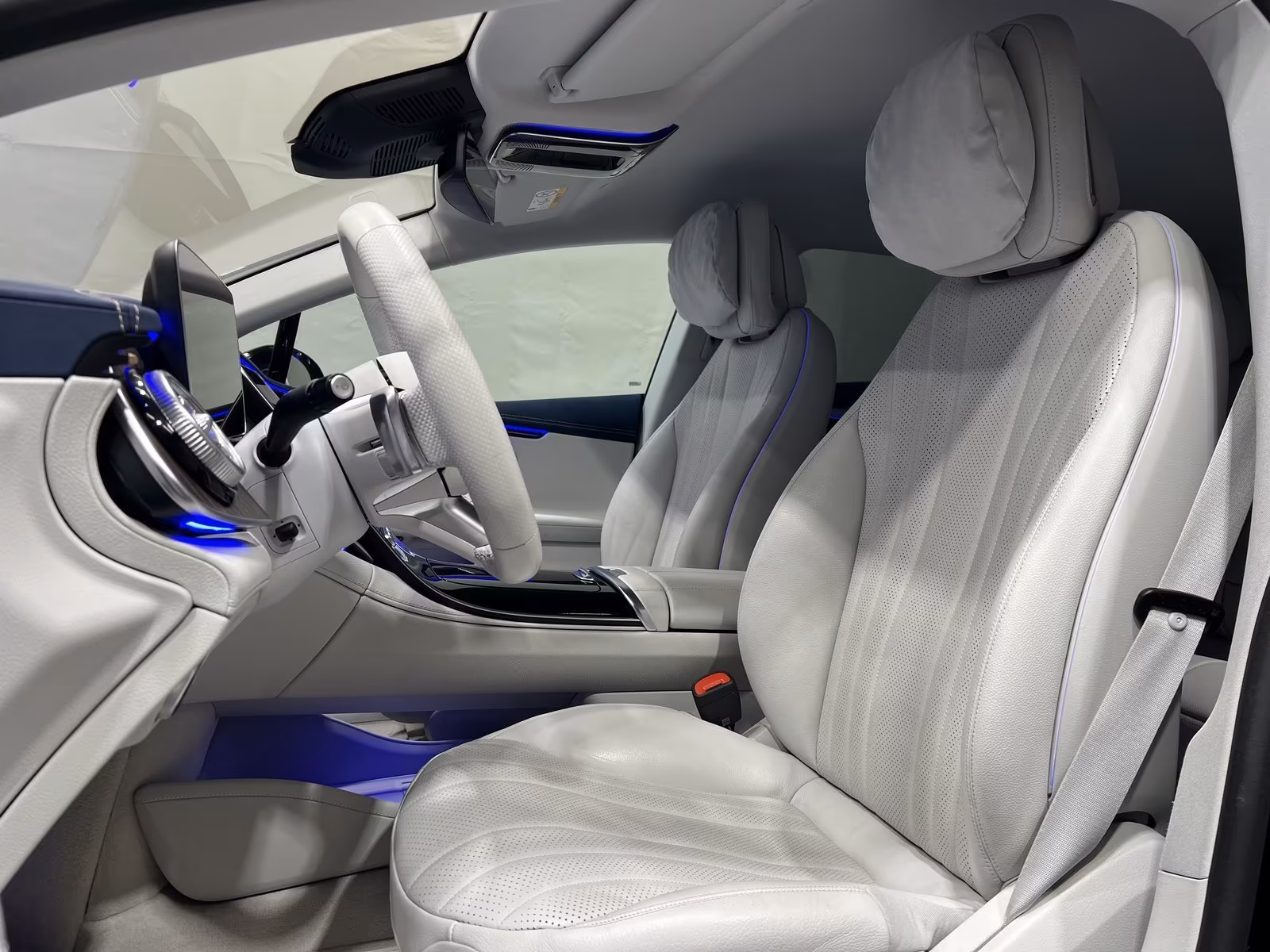 Mercedes-Benz EQE 300 AMG Line Sedan