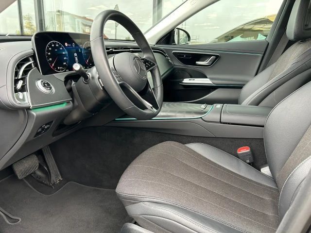 Mercedes-Benz E 220 AVANTGARDE E 220 d Sedan