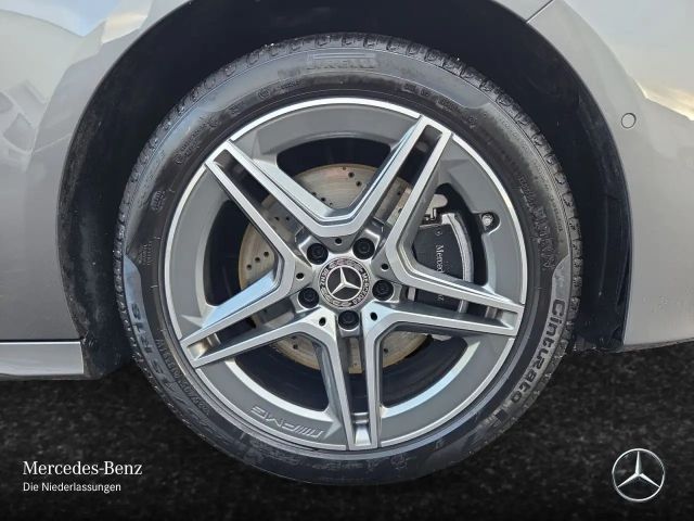 Mercedes-Benz A 250 A 250 e AMG Line