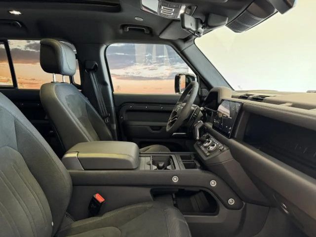 Land Rover Defender 110 Black Pack