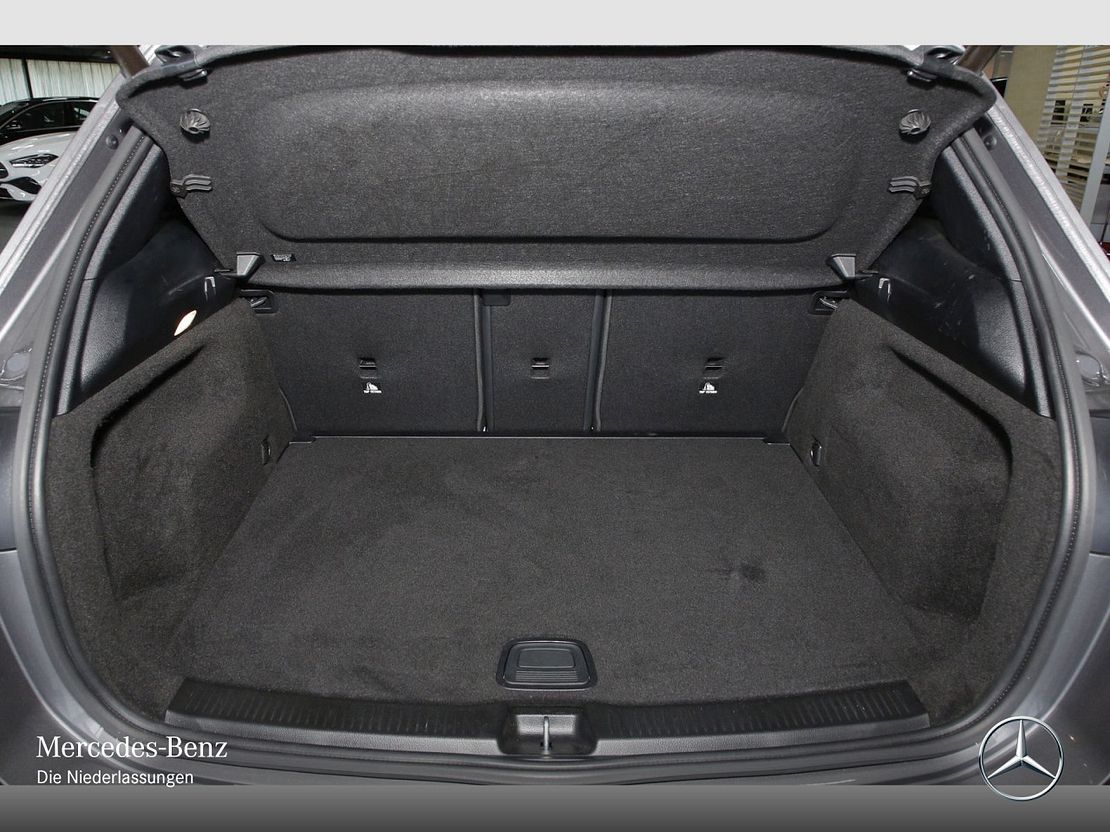 Mercedes-Benz B 200 AMG Line Sedan