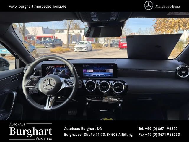 Mercedes-Benz A 180 Hatchback Progressive