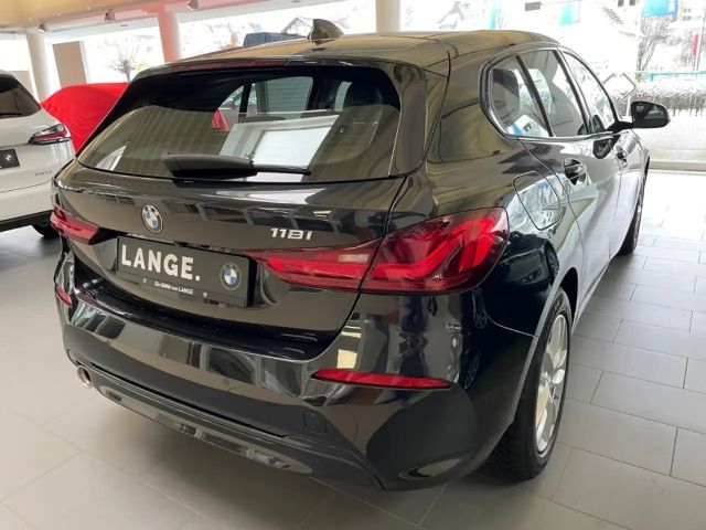 BMW 118 118i Sedan Sport Line