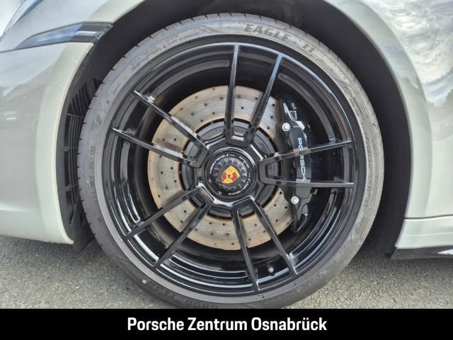 Porsche 992 4 Coupé GTS Targa